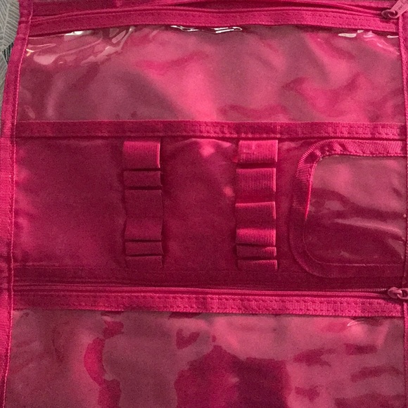 ThirtyOne Gifts Jewelry/Beauty Travel Hanging Bag - Picture 5 of 8